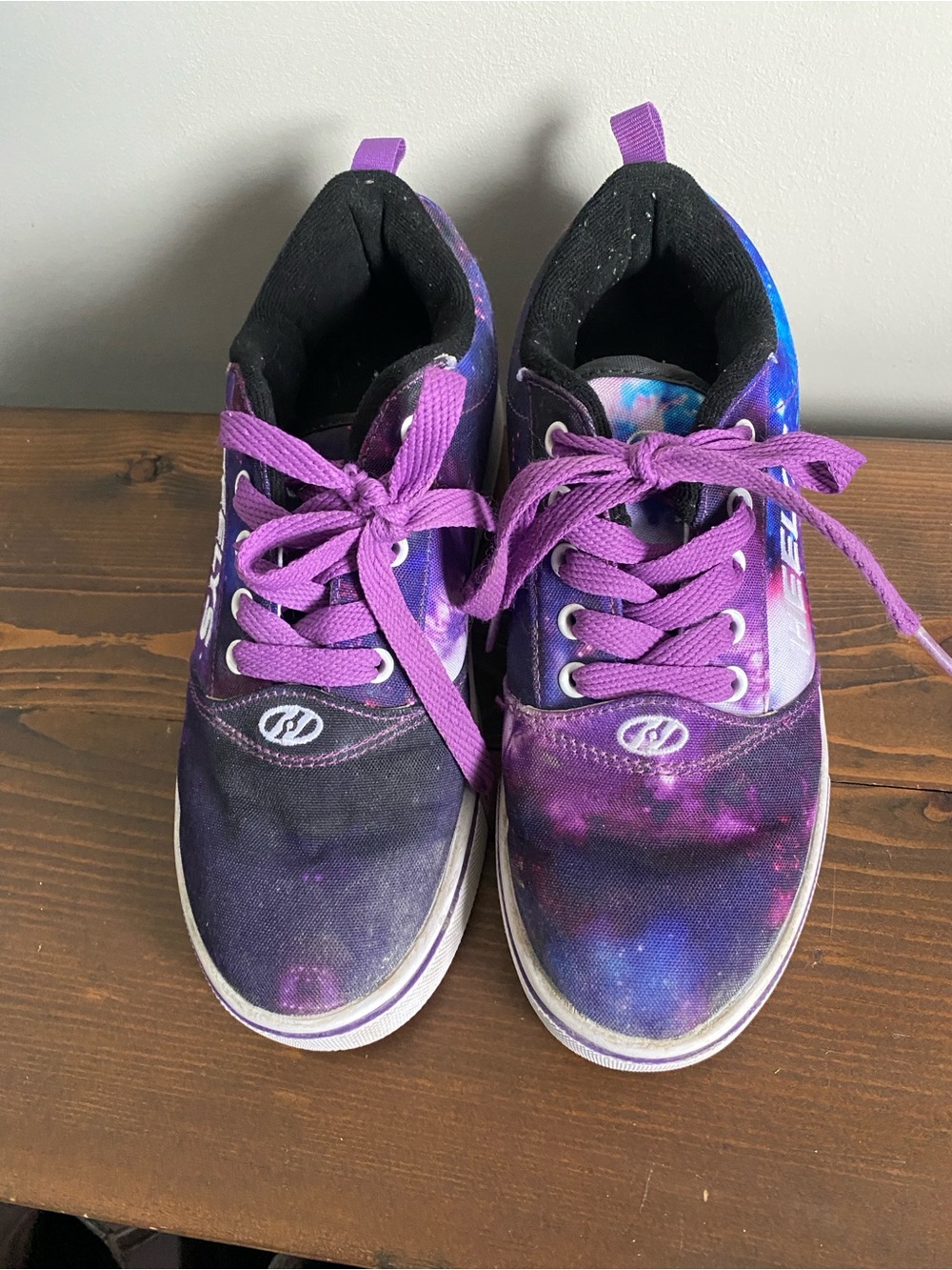 Heelys Purple Galaxy Print Kids Sneakers, Size 4